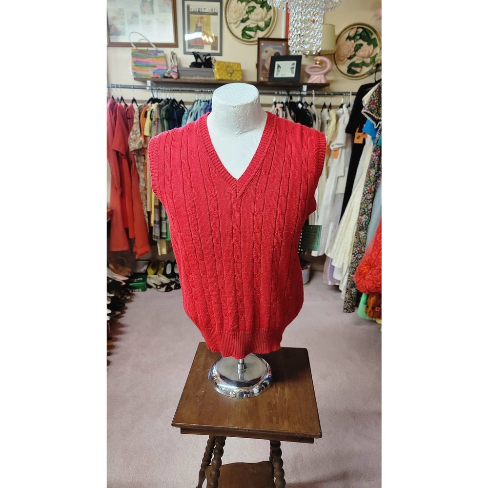 L vintage 70s Wickbury red sweater vest